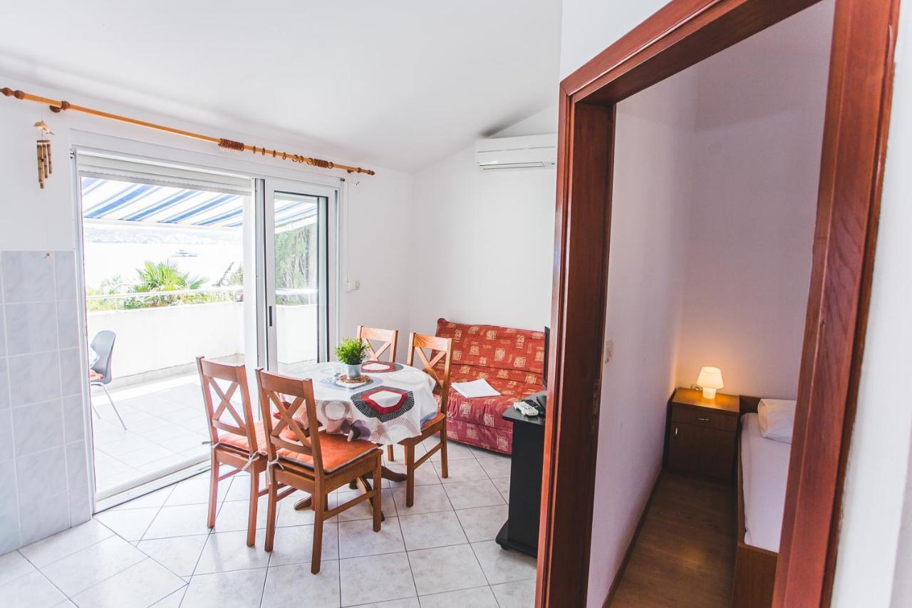 Apartmani Males Rogoznica  Dış mekan fotoğraf