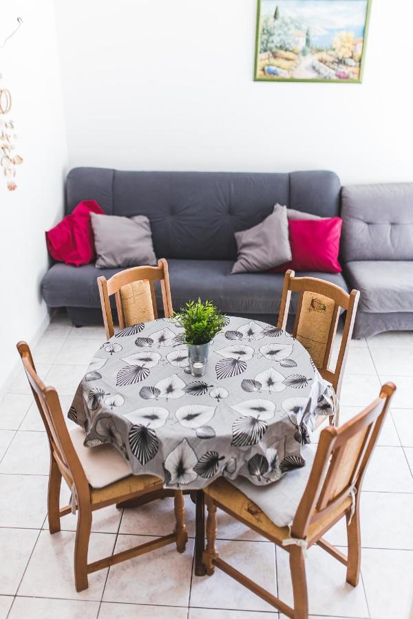 Apartmani Males Rogoznica  Dış mekan fotoğraf